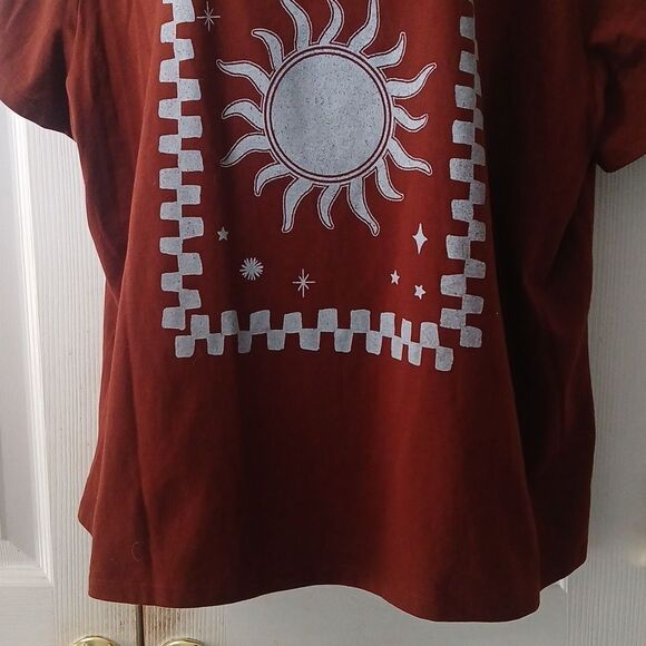Sonoma brown gray sun design short sleeve t-shirt Sz 1X NWOT - Picture 2 of 5